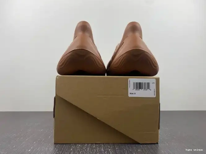 hype RNR Clay Red Foam Yeezy HP5335 Adidas 0602
